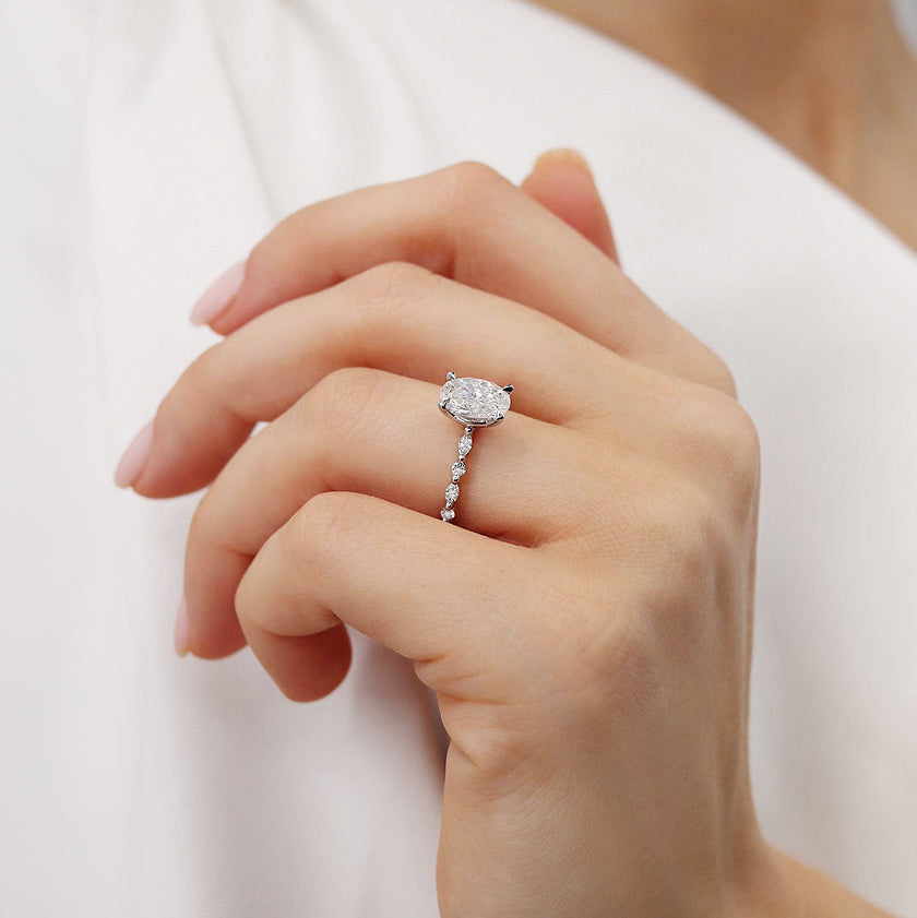 ASTER - Oval Lab Diamond Platinum Scatter Ring