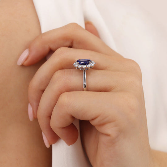 CORNFLOWER – Lab-Grown Blue Sapphire & Diamond Halo Ring in 950 Platinum