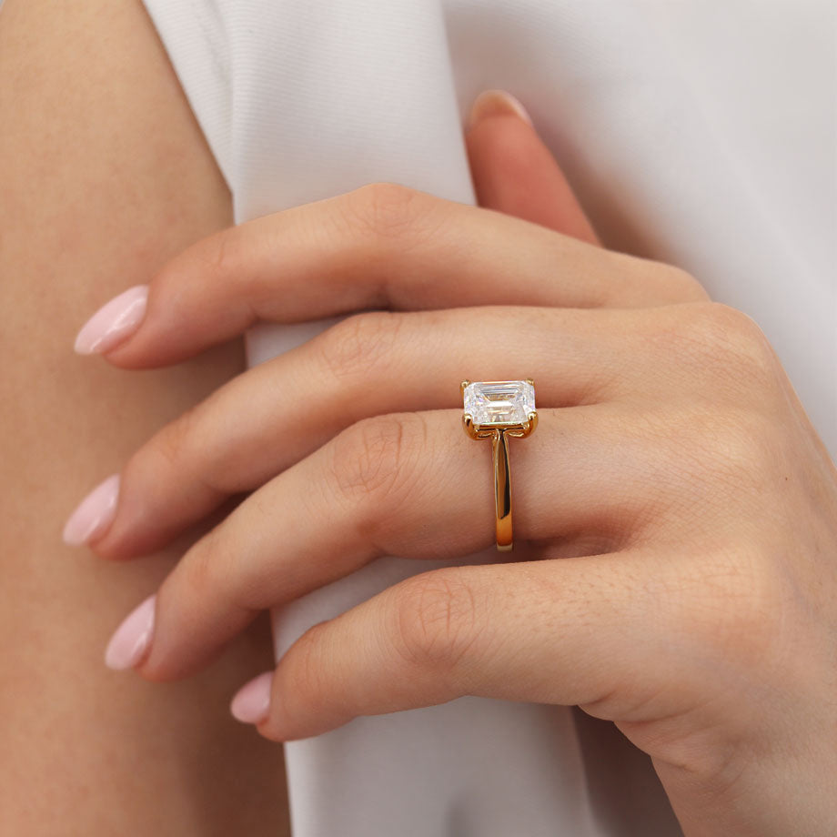 DAHLIA - Emerald Natural Diamond 18k Yellow Gold Solitaire