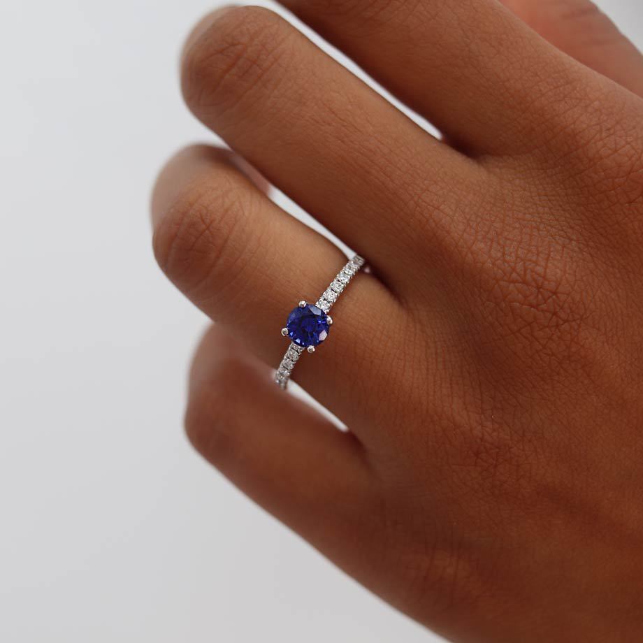 HYDRANGEA – Round Lab-Grown Blue Sapphire & Diamond Shoulder Set Ring in 950 Platinum