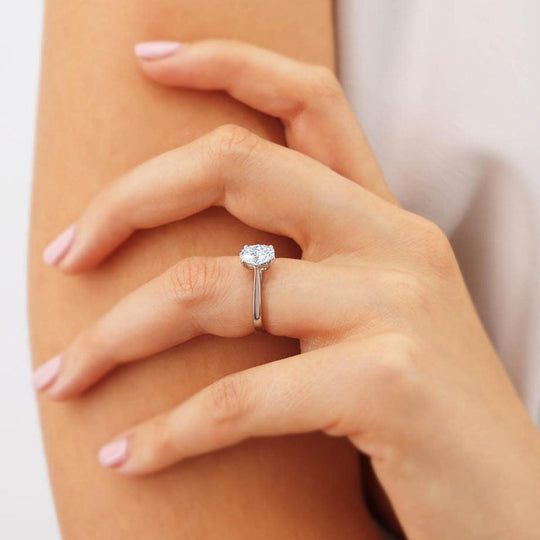 TULIP - Oval Natural Diamond 950 Platinum Solitaire