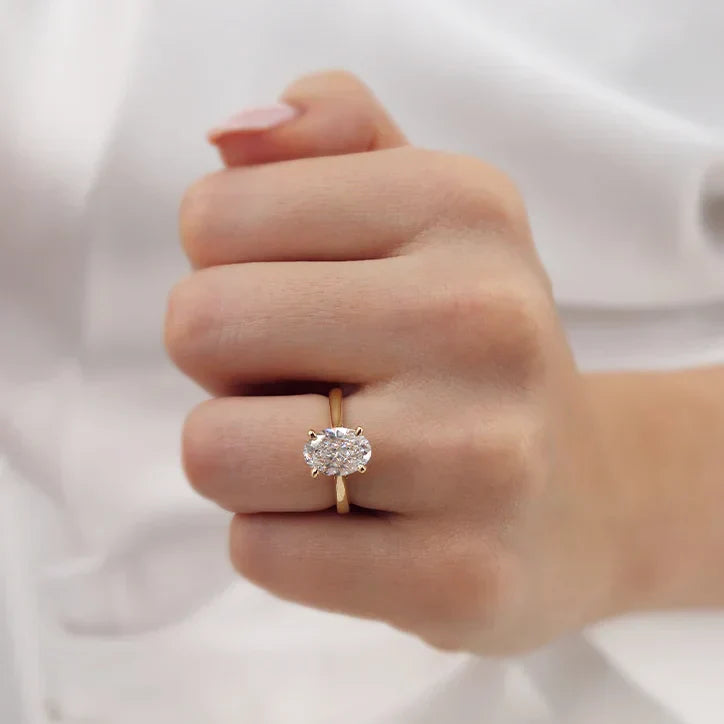 TULIP - Oval Natural Diamond 18k Yellow Gold Solitaire