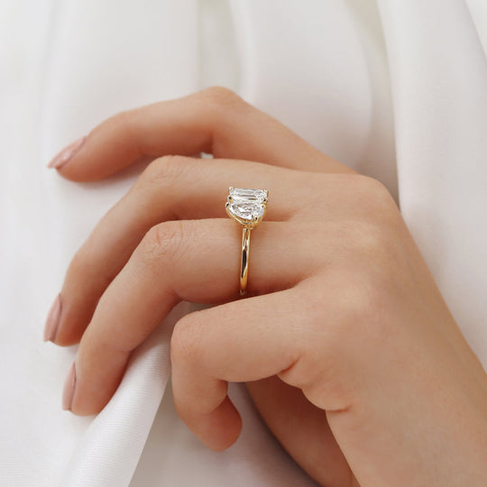 TWINFLOWER - Toi Et Moi Lab Diamond Emerald & Pear Cut Ring 18k Yellow Gold