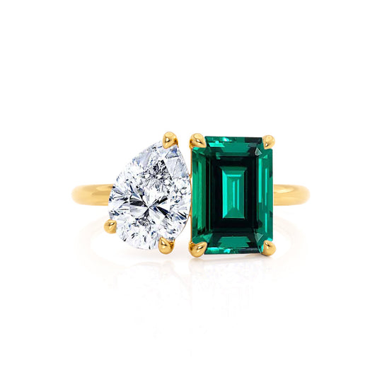 TWINFLOWER - Toi Et Moi Green Lab-Grown Emerald & Pear-Cut Lab Diamond Ring 18k Yellow Gold